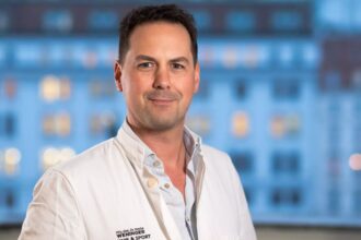 Minimally invasive ACL reconstruction technique by Dr. Patrick Weninger